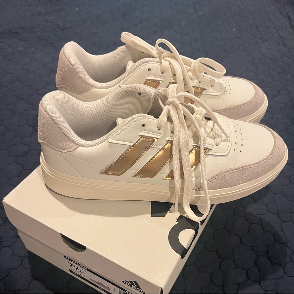 Adidas Courtblock Sneakers White & Gold 7.5